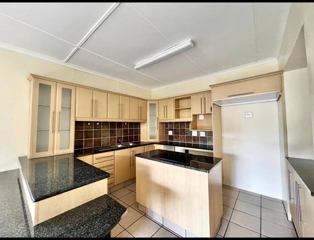 3 BEDROOM TOWNHOUSE FOR SALE IN SCOTTSVILLE